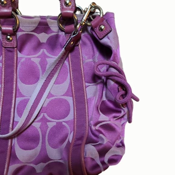 Coach Signature Poppy Handbag - Picture 3 of 14